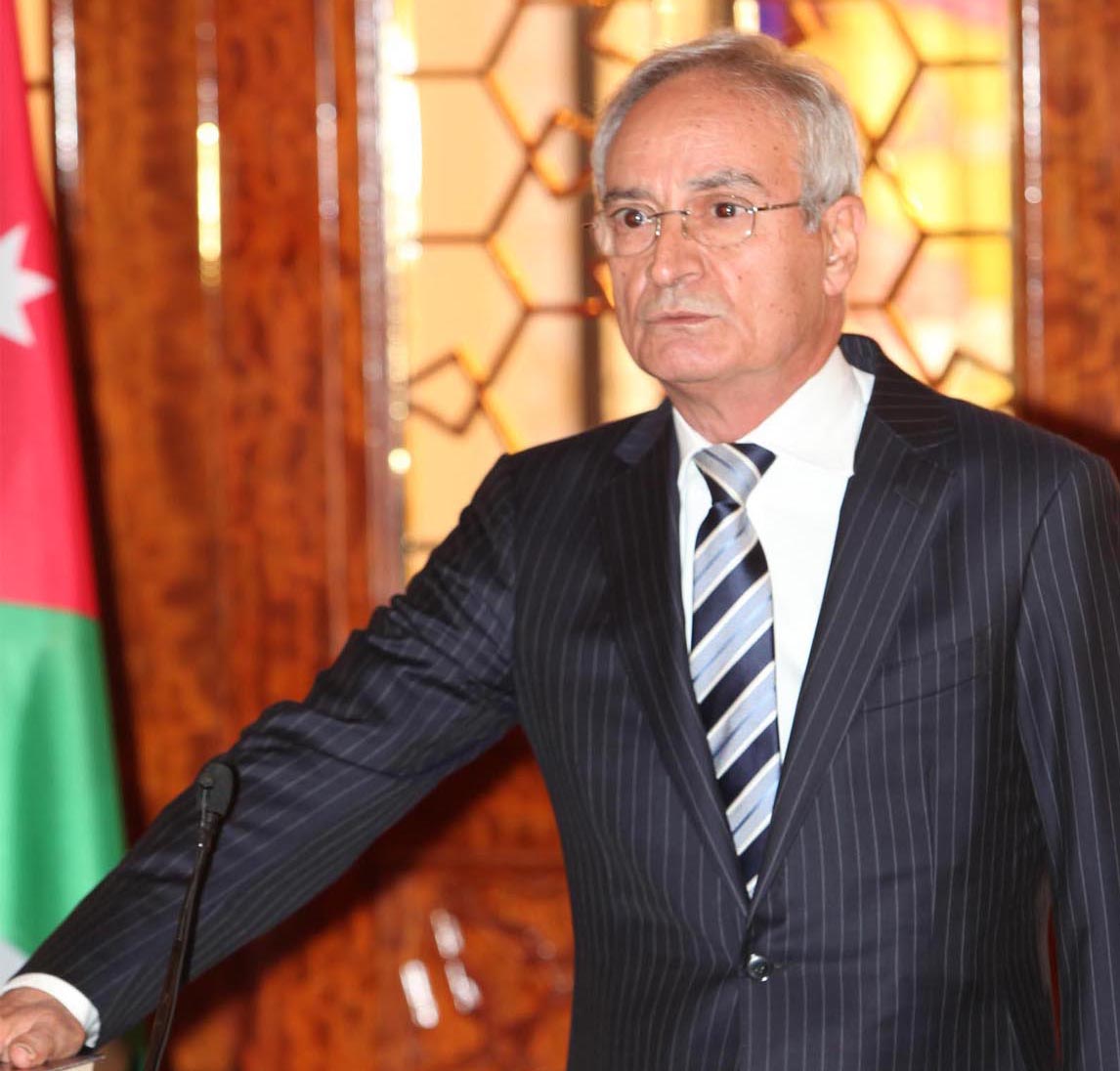 وزير المالية: الحكومة مستمرة في برامج الدعم بموازنة 2012