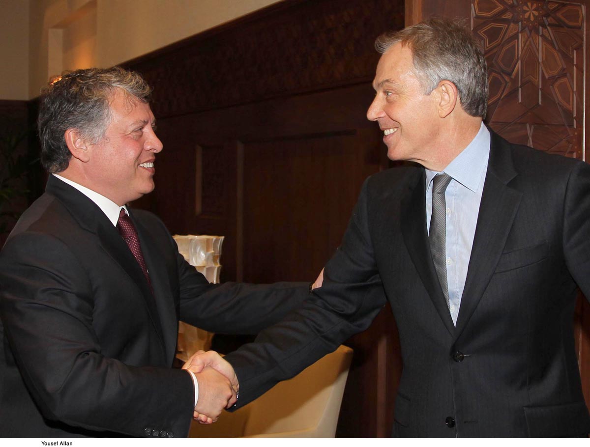 King discusses Mideast peace with Quartet envoy