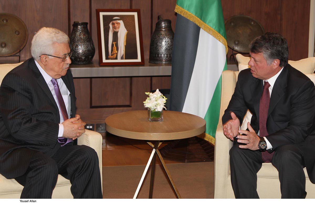 King, Abbas hold talks, agree to pursue consultation on peace process