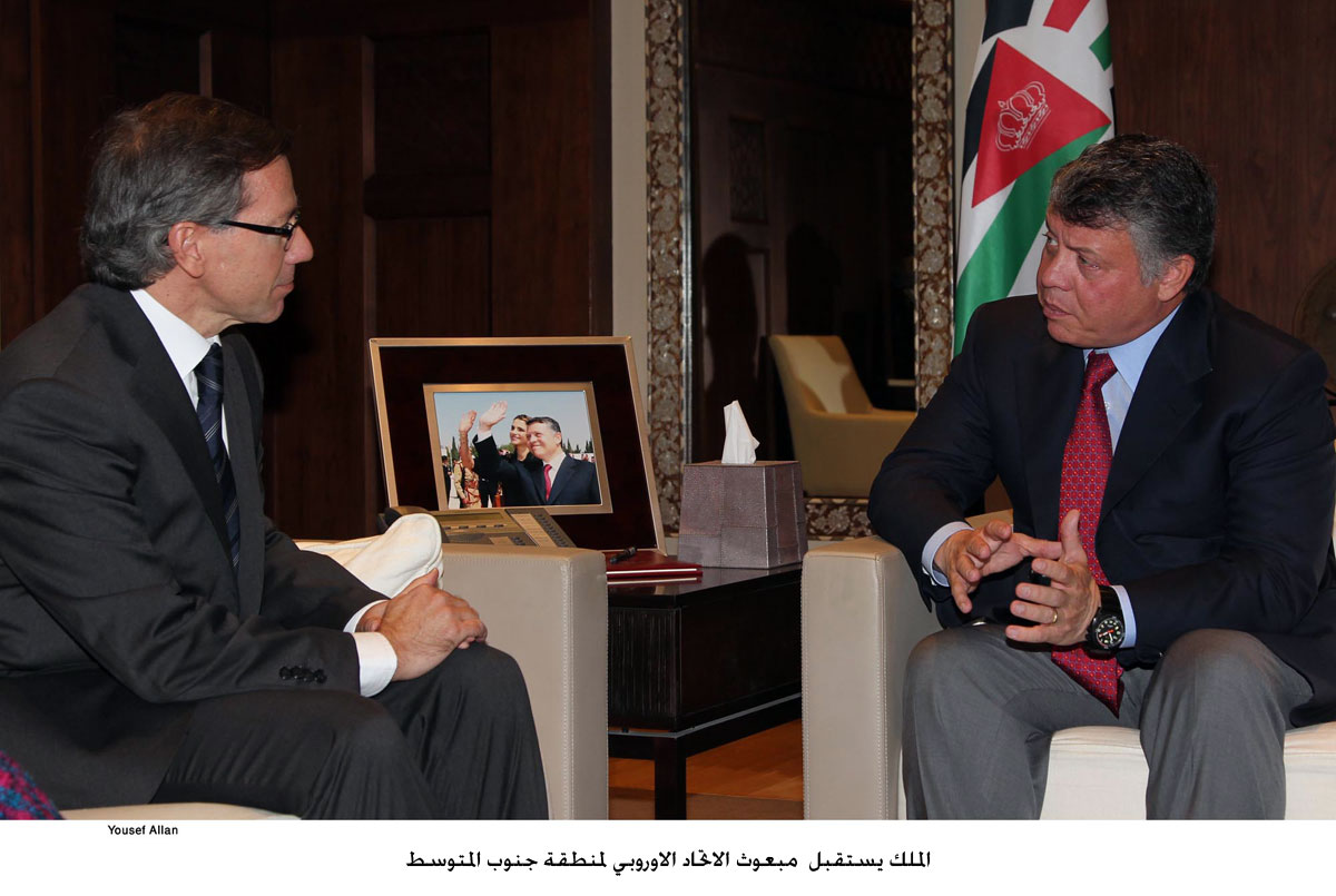 الملك يستقبل مبعوث الاتحاد الاوروبي لمنطقة جنوب المتوسط