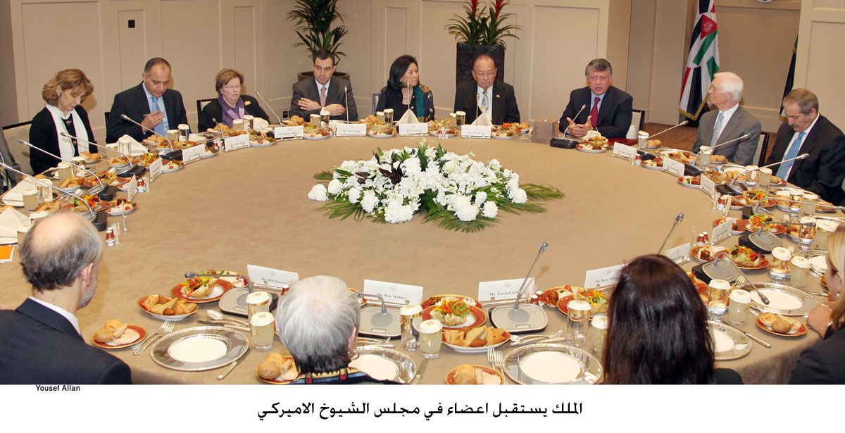 الملك يستقبل اعضاء في مجلس الشيوخ الاميركي