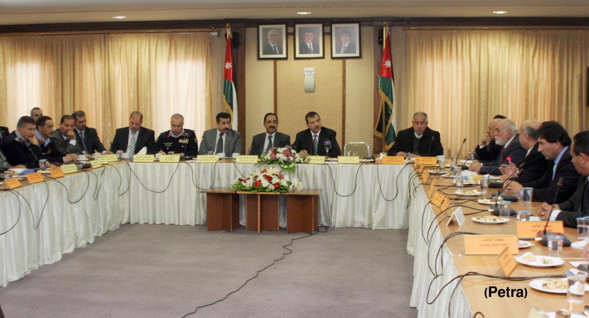 وزير الداخلية يزور الزرقاء