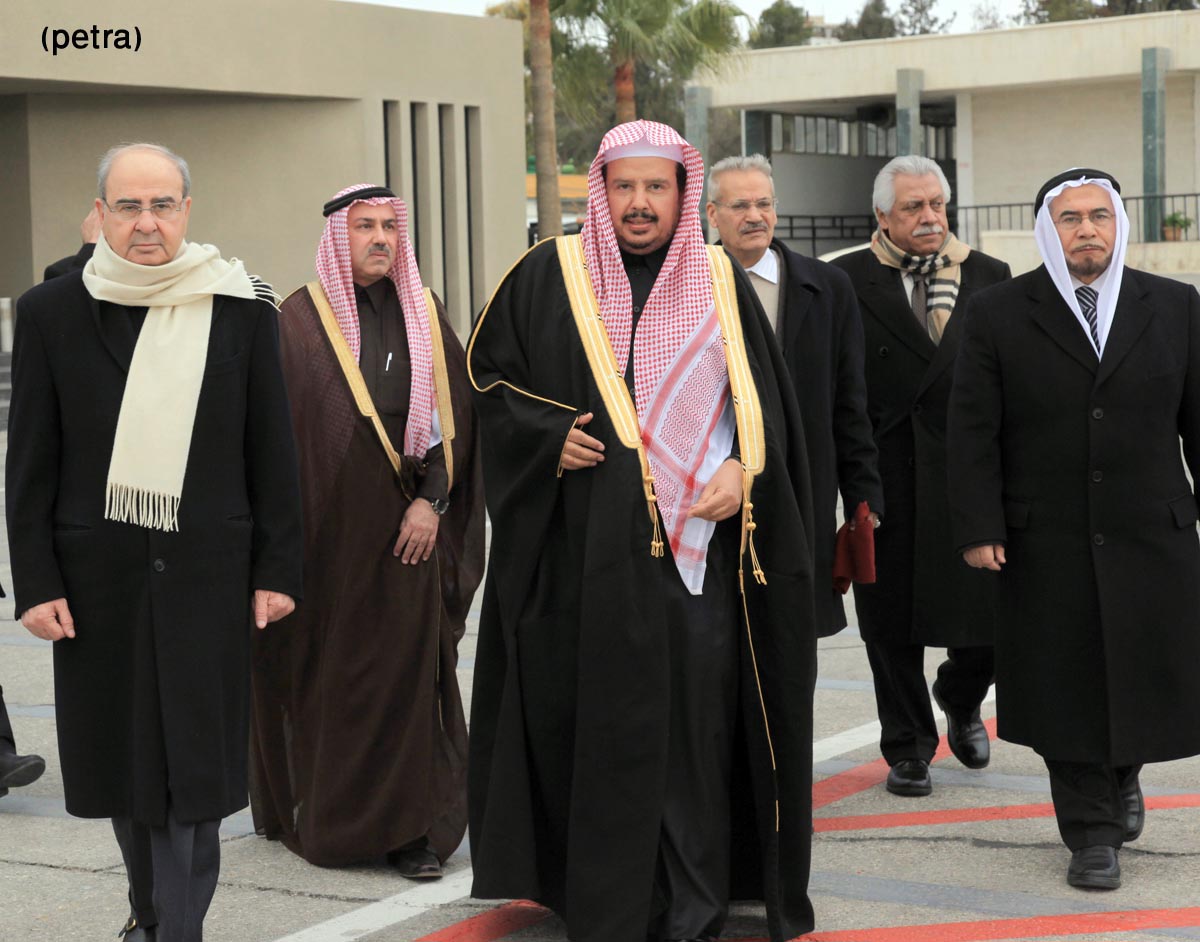 رئيس مجلس الشورى السعودي يغادر عمان