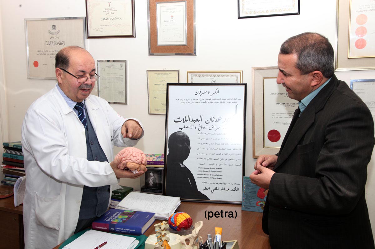طبيب اردني يتوصل الى علاج مرض الزهايمر