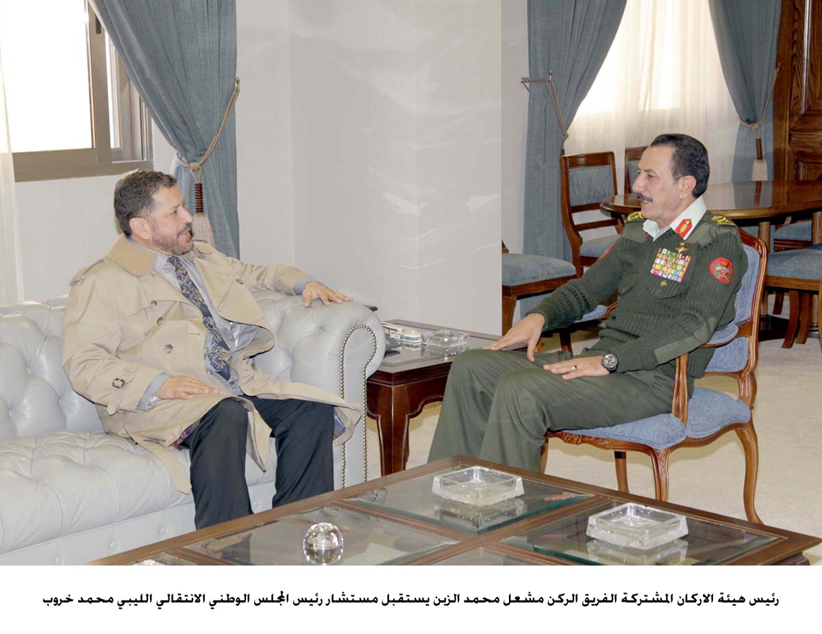 رئيس هيئة الاركان يستقبل مسؤولا ليبيا