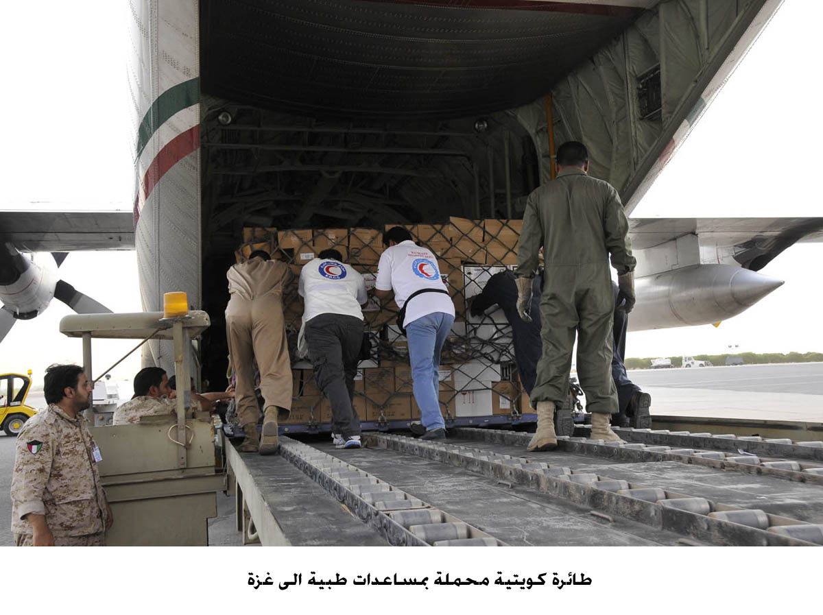 طائرة كويتية محملة بمساعدات طبية الى غزة