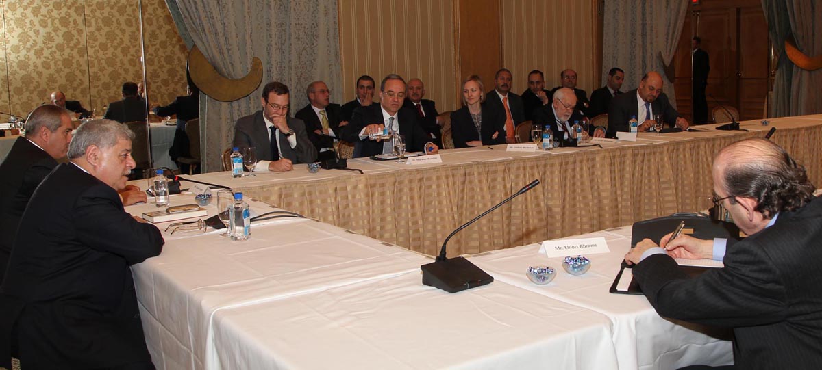 رئيس الوزراء يلتقي القيادات الفكرية في واشنطن