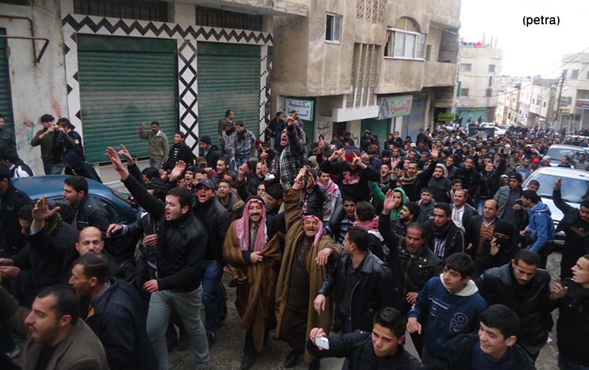 مسيرة في عنجرة لتجديد البيعة والولاء للعرش الهاشمي