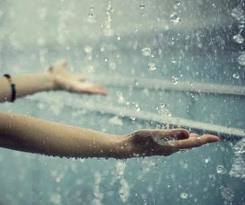 طقس بارد وماطر وزخات ثلجية فوق المرتفعات العالية اليوم