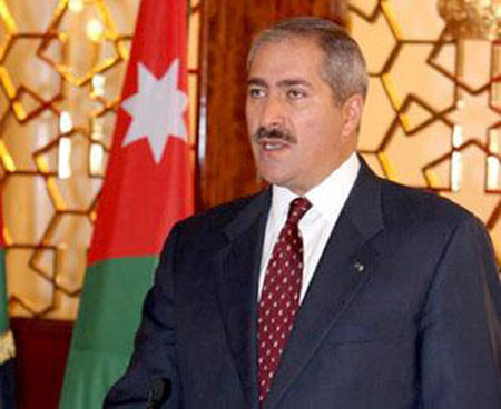 وزير الخارجية يجري مباحثات مع نظيره المصري