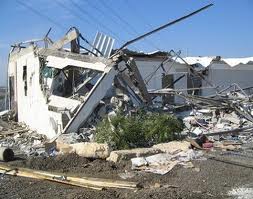 الاحتلال يعتقل 7 فلسطينيين ويهدم منزلا في يطا