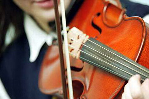 امسية موسيقية لاوركسترا عمان السمفوني بمشاركة بريطانية ونرويجية