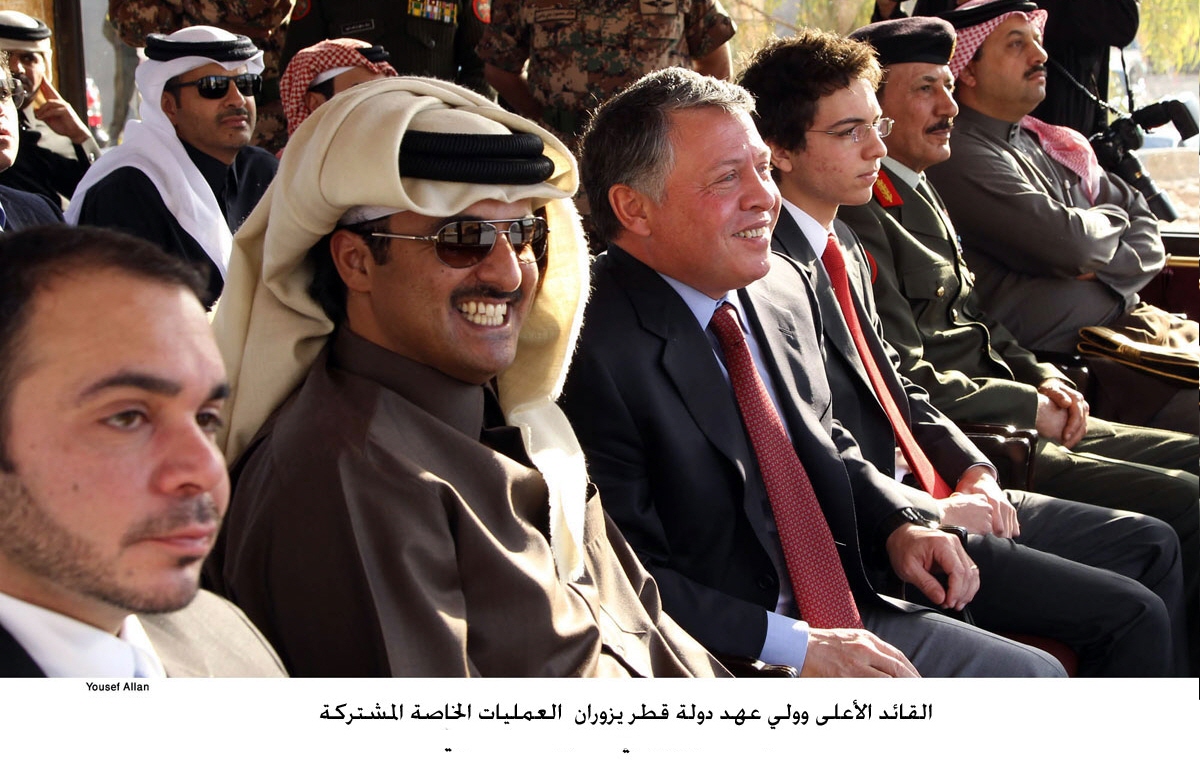 القائد الأعلى وولي عهد دولة قطر يزوران العمليات الخاصة المشتركة