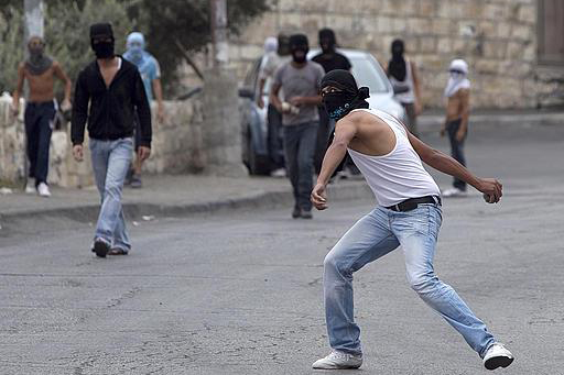 إصابة عشرات الفلسطينيين في مواجهات مع الاحتلال بالقدس المحتلة