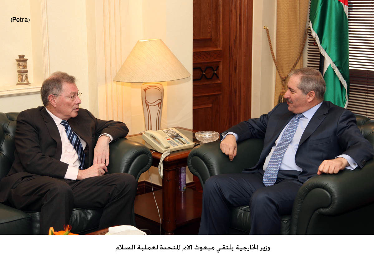 Foreign minister meets UN Mideast peace envoy