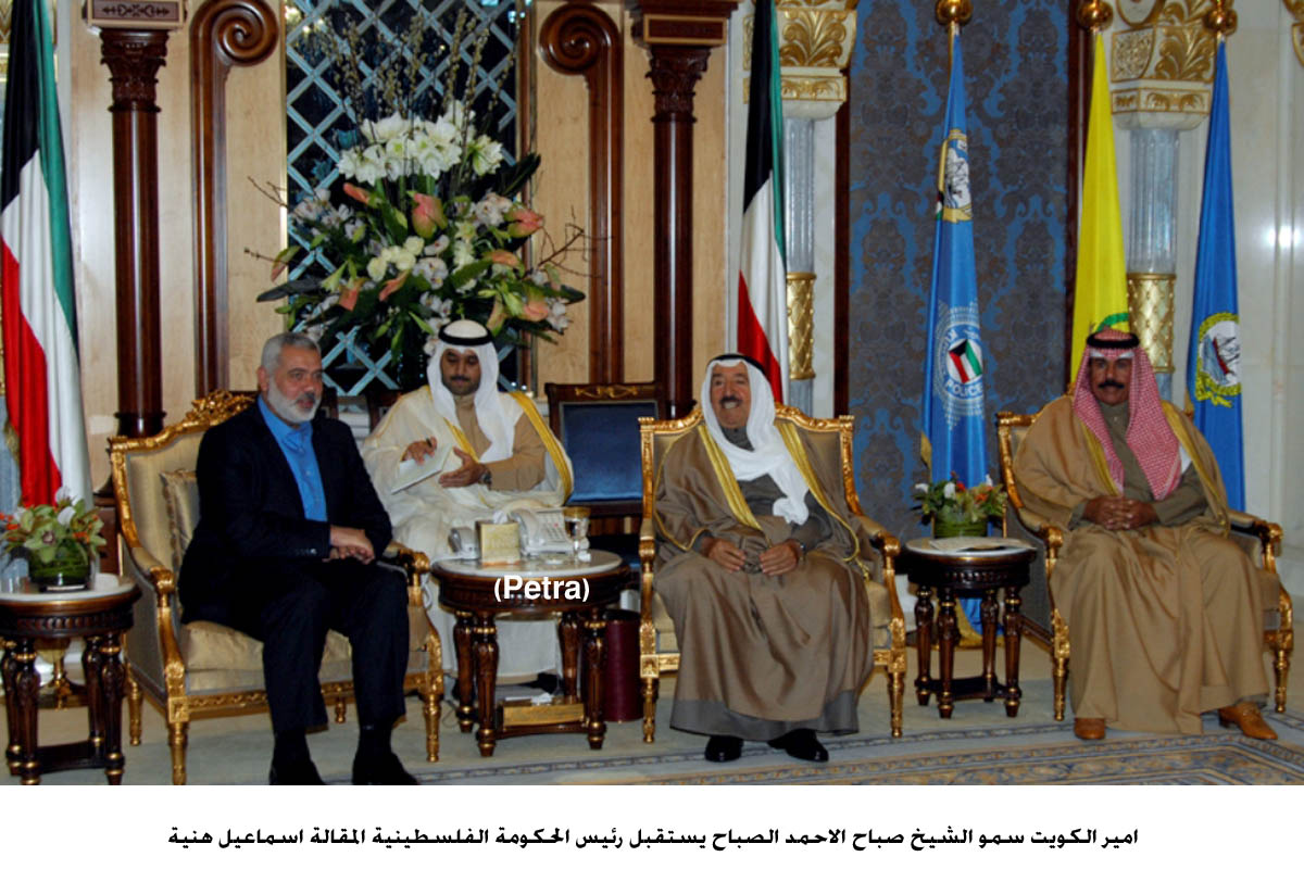 امير الكويت يستقبل هنية