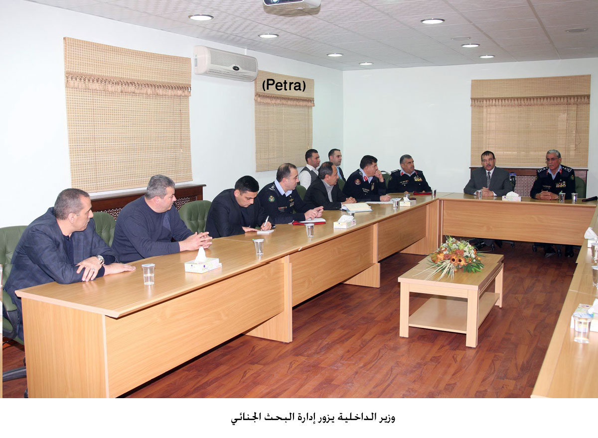 وزير الداخلية يزور إدارة البحث الجنائي