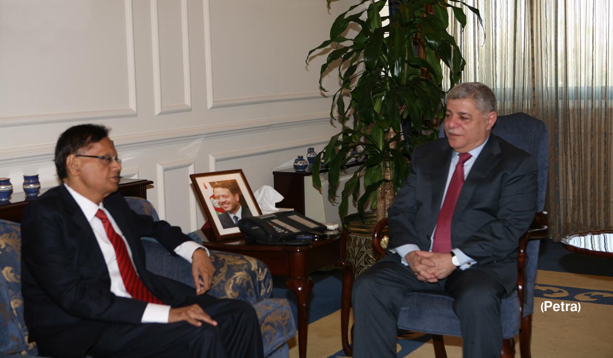 رئيس الوزراء يستقبل وزير الخارجية السريلانكي