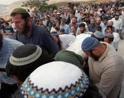 500 مستوطن يقتحمون المنطقة الشرقية من نابلس