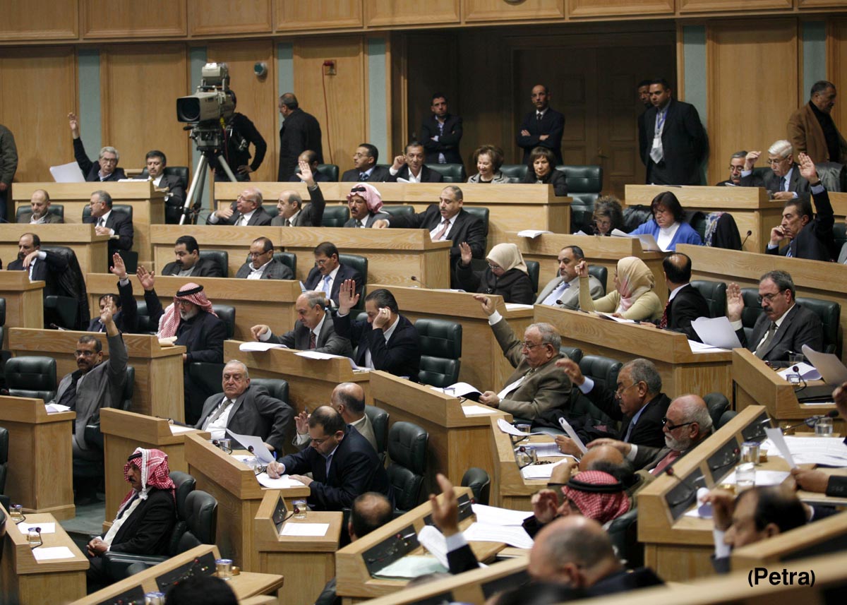 مجلس النواب يقر الموازنة العامة للسنة المالية 2012