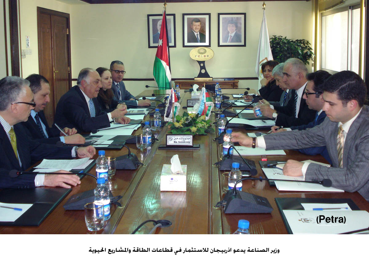 وزير الصناعة يدعو اذربيجان للاستثمار في قطاعات الطاقة والمشاريع الحيوية