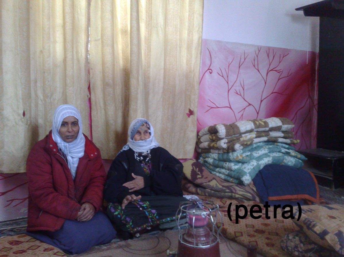 مكارم القائد تنقذ فتاة ووالدتها من حياة البؤس والشقاء