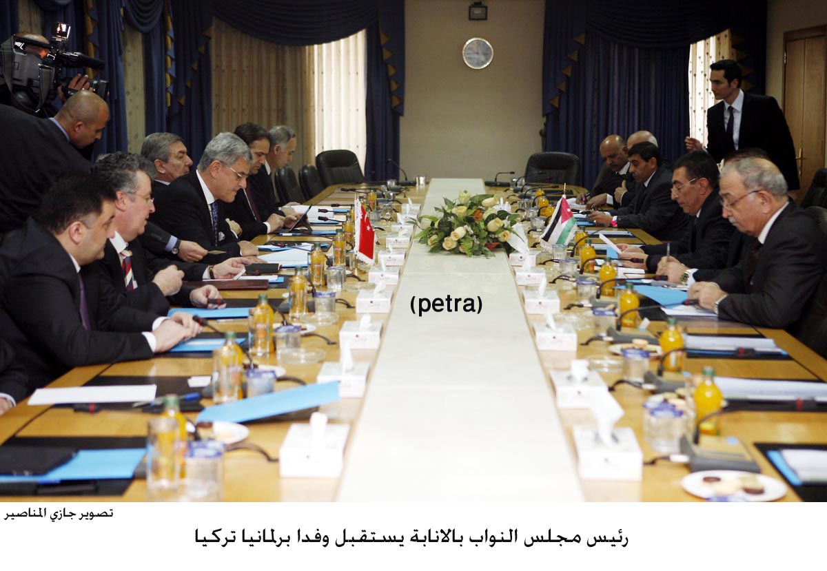 رئيس مجلس النواب بالانابة يستقبل وفدا برلمانيا تركيا