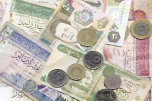 سوق الصرافة يتعافى بدفع "الحوالات الخارجية"