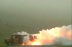 انفجار سيارة تحمل اسطوانات غاز في حي المدينة الرياضية