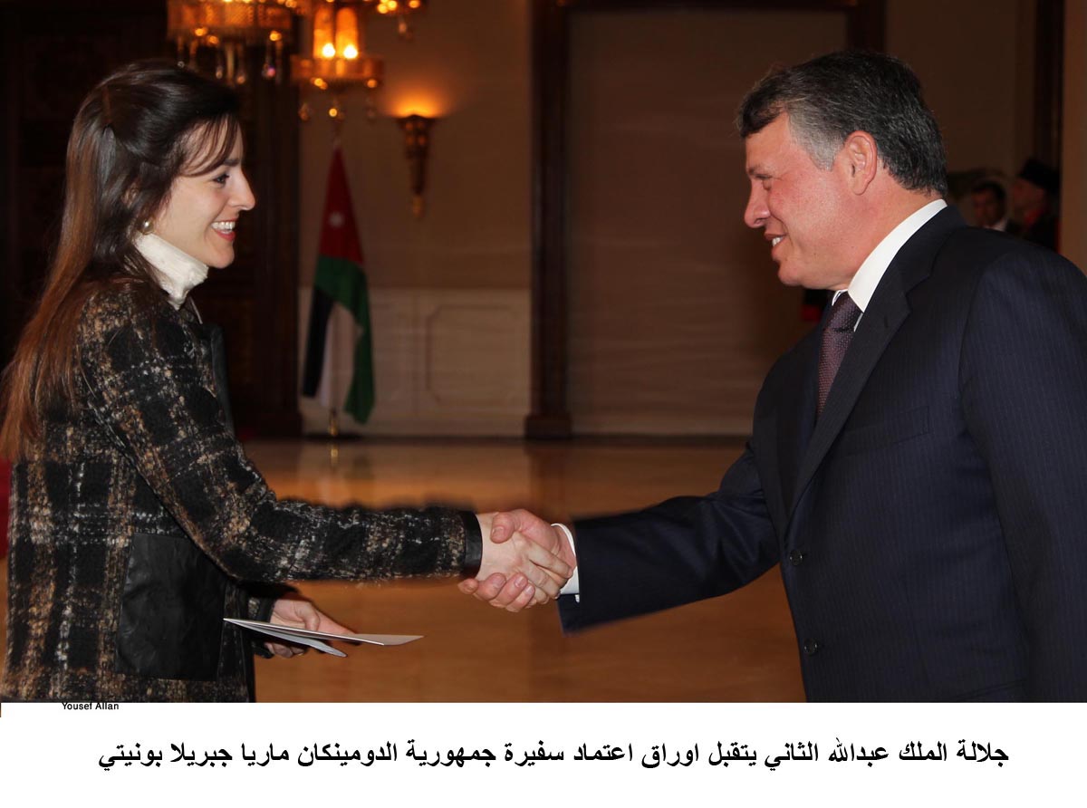 الملك يتقبل اوراق اعتماد عدد من السفراء