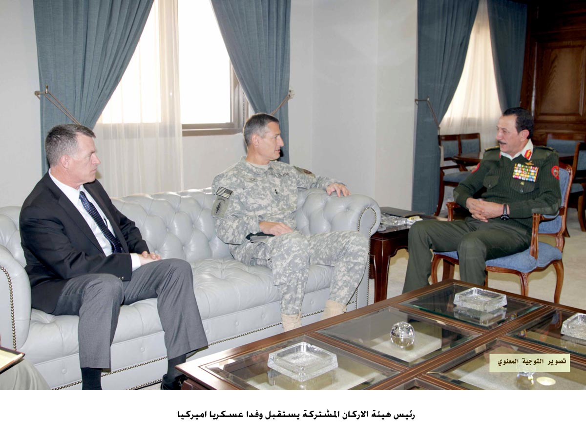 رئيس هيئة الاركان المشتركة يستقبل وفدا عسكريا اميركيا