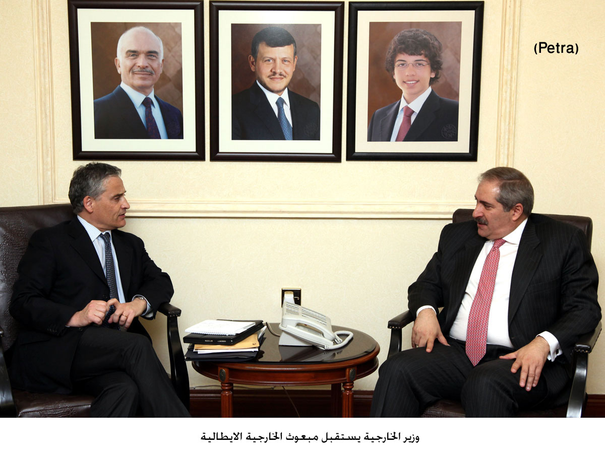 Foreign Minister receives Italian foreign ministry's envoy
