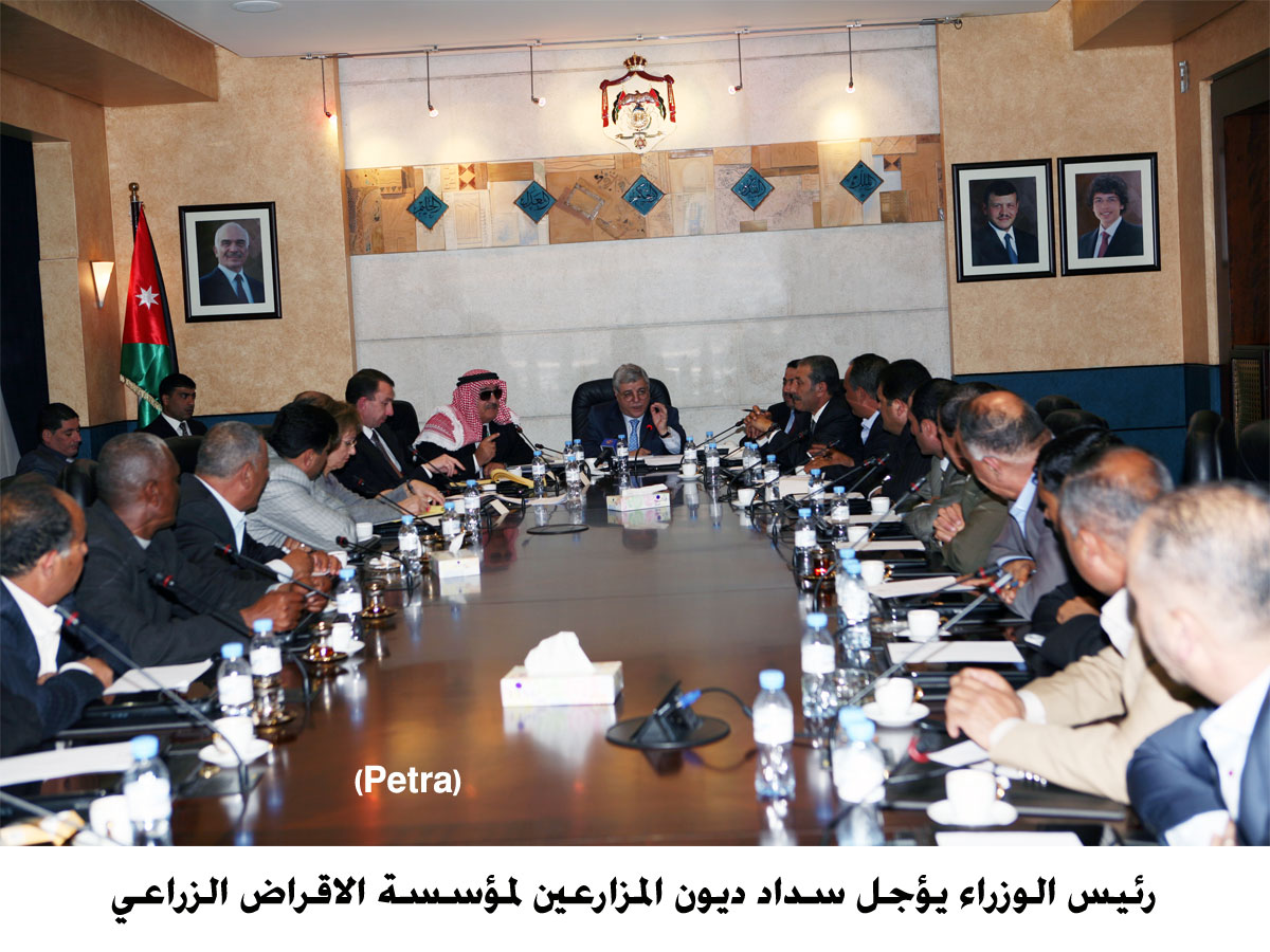 رئيس الوزراء يؤجل سداد ديون المزارعين لمؤسسة الاقراض الزراعي