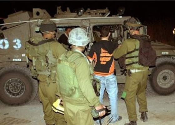 الاحتلال يعتقل 10 فلسطينيين في الضفة الغربية