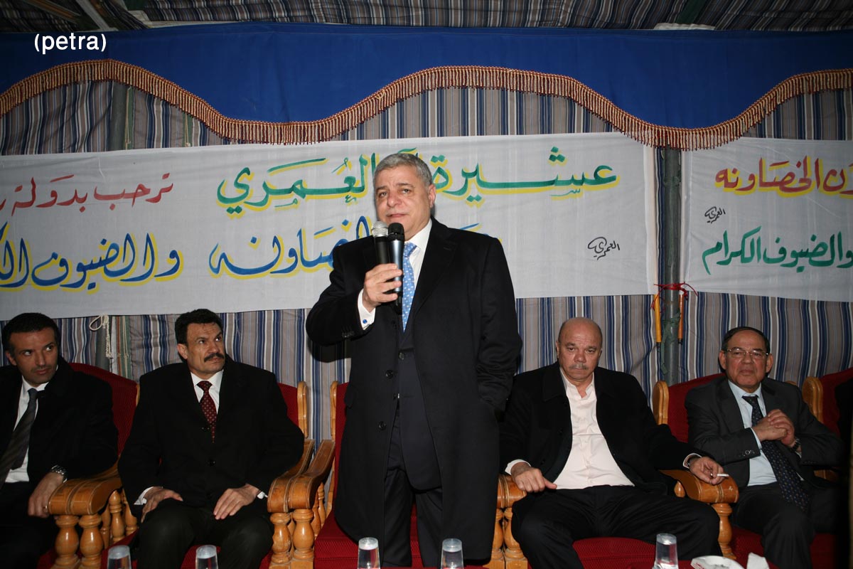 رئيس الوزراء يرعى احتفال لواء الوسطية بالاعياد الوطنية