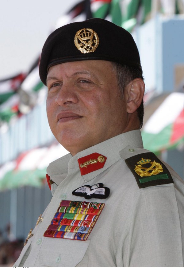 الملك يتلقى برقيات تهنئة من كبار المسؤولين بمناسبة ذكرى الكرامة