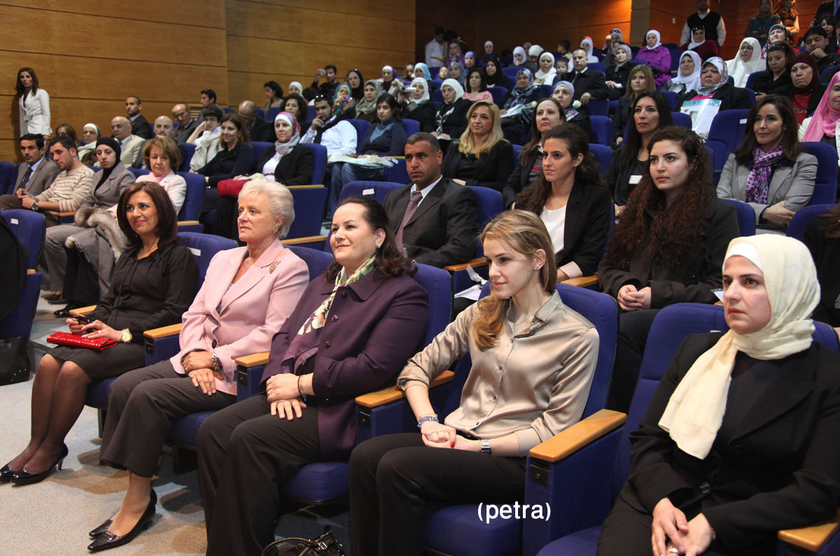 الاميرة منى ترعى احتفال مركز زها بعيد الام