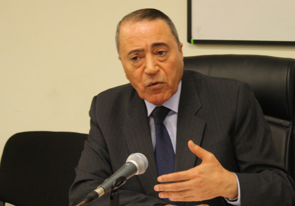 البخيت يدافع عن اجراءات حكومته في بيع اسهم الفوسفات