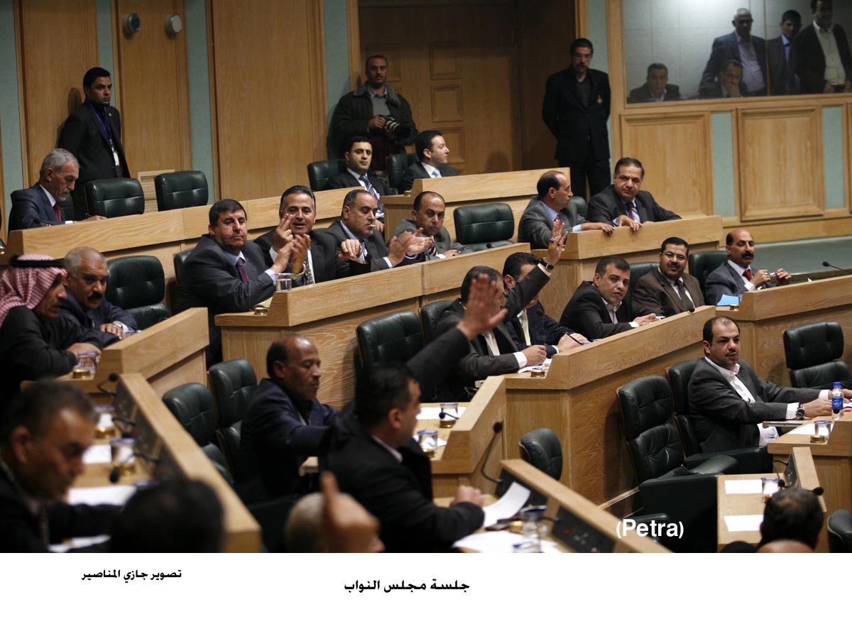 هجوم نيابي عنيف على الصحافة والاعلام على خلفية "جوازات السفر"