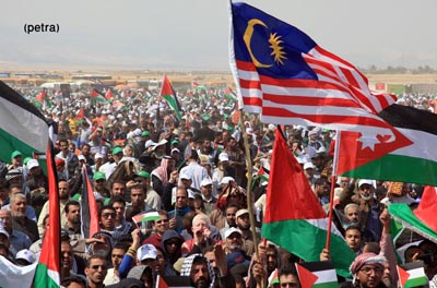 عشرات الالاف يشاركون في مسيرة للتضامن مع الشعب الفلسطيني