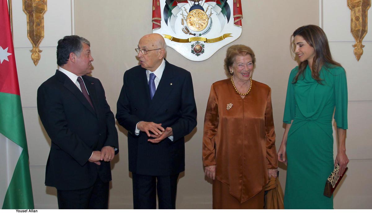 الملك والملكة يقيمان مأدبة عشاء للرئيس الايطالي وعقيلته