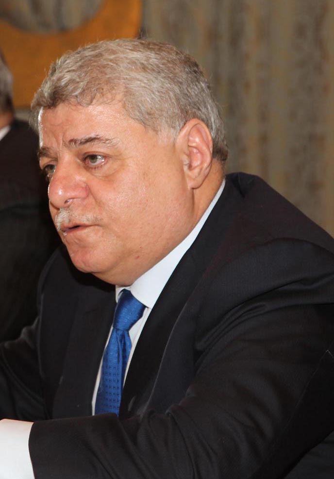 رئيس الوزراء ينعى المرحوم الدكتور أشرف الكردي