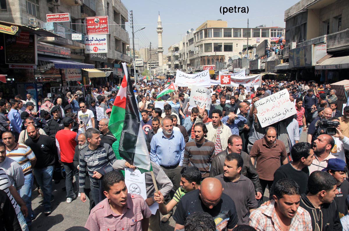 اربع مسيرات سلمية في عمان تطالب بالاصلاح ومحاربة الفساد