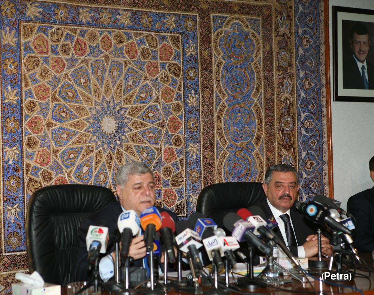 الخصاونة :استكملنا التشريعات الناظمة للحياة السياسية بارسال قانون الانتخاب للنواب