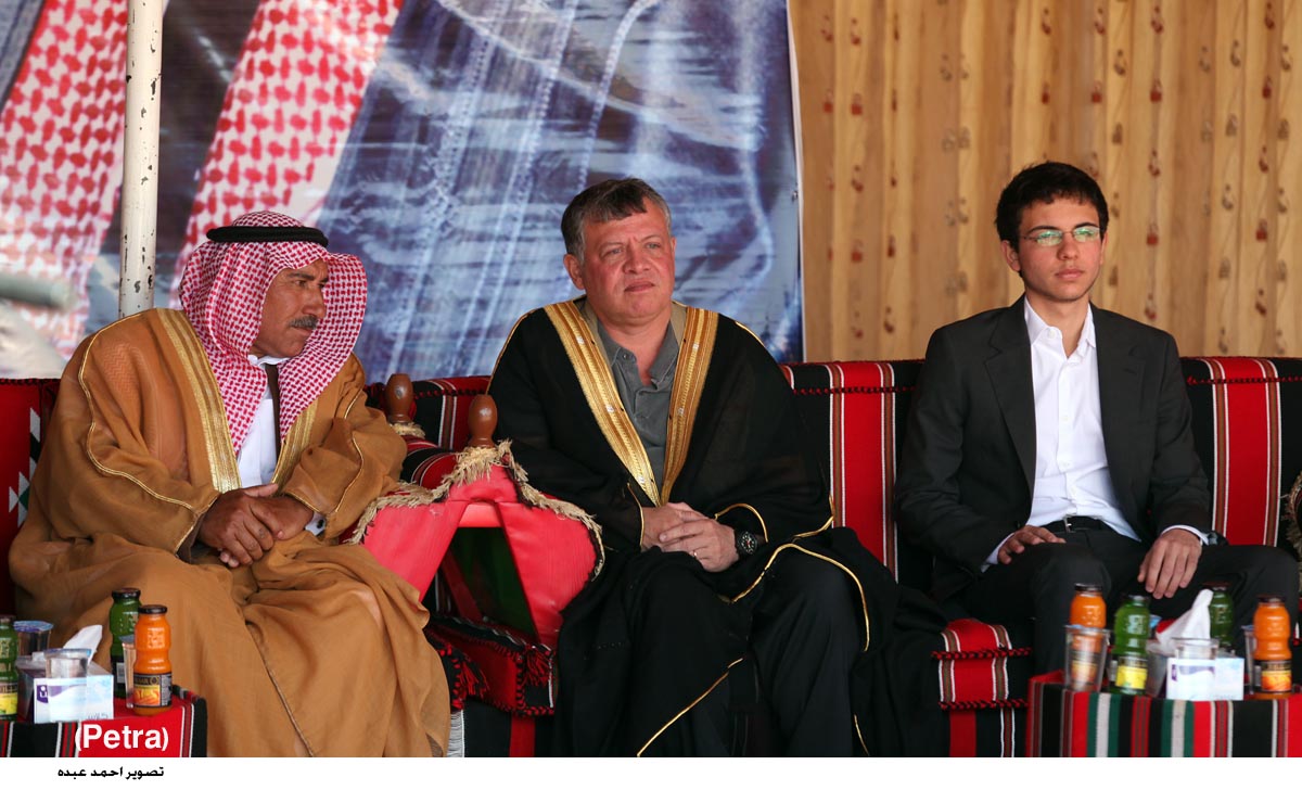 الملك يتابع لقاءاته مع أبناء البادية الشمالية لليوم الثاني على التوالي