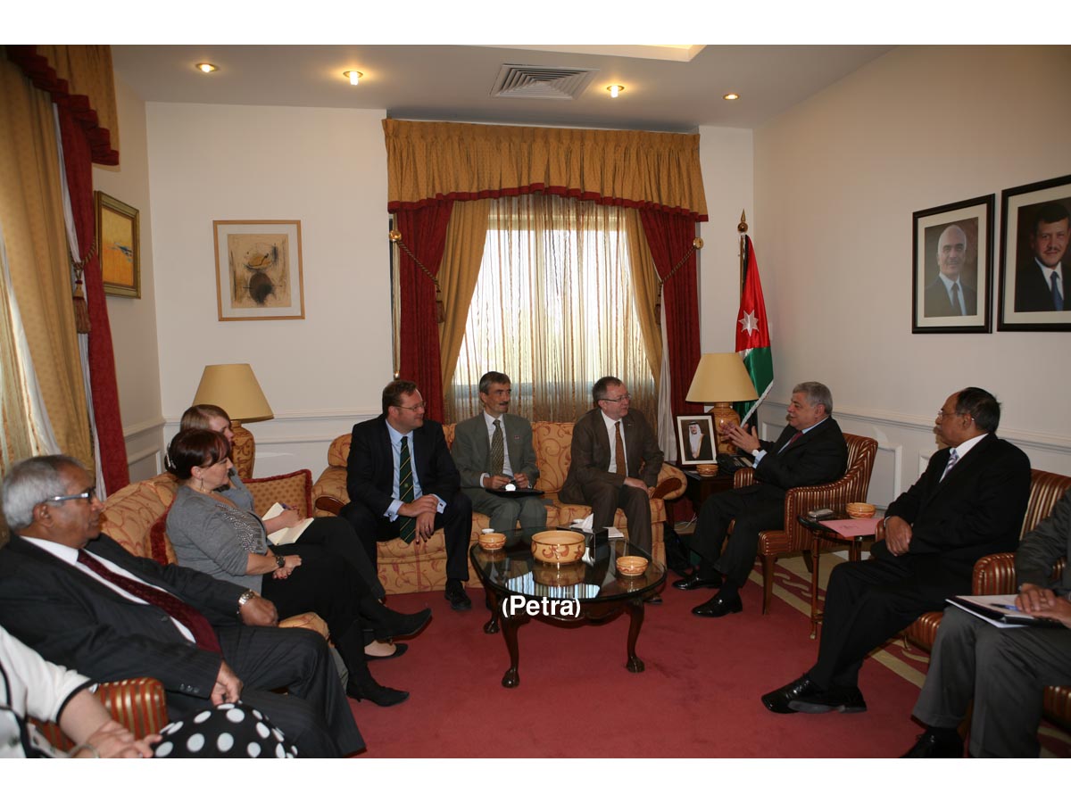 PM briefs British parliamentarians on Jordan's reform process