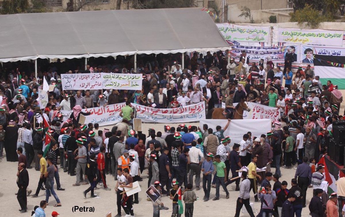 Tens of thousands take part in Zarqa pro-gov't demo