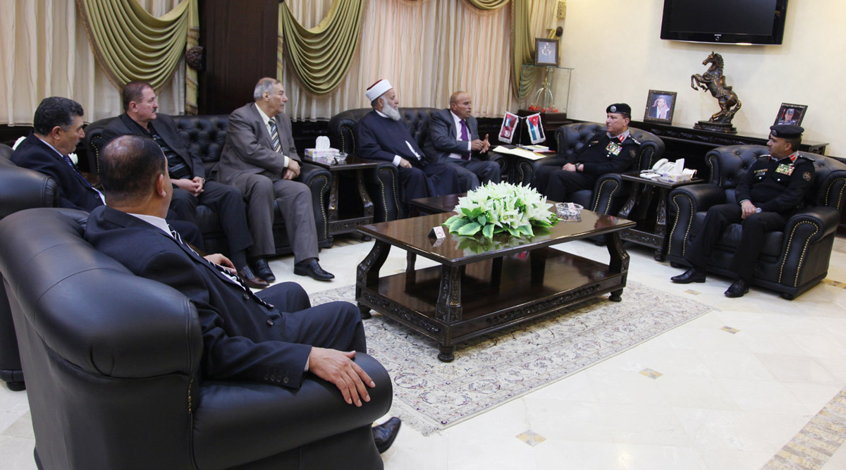 مدير قوات الدرك يلتقي وفد المؤسسة الاقتصادية والاجتماعية للمتقاعدين العسكريين