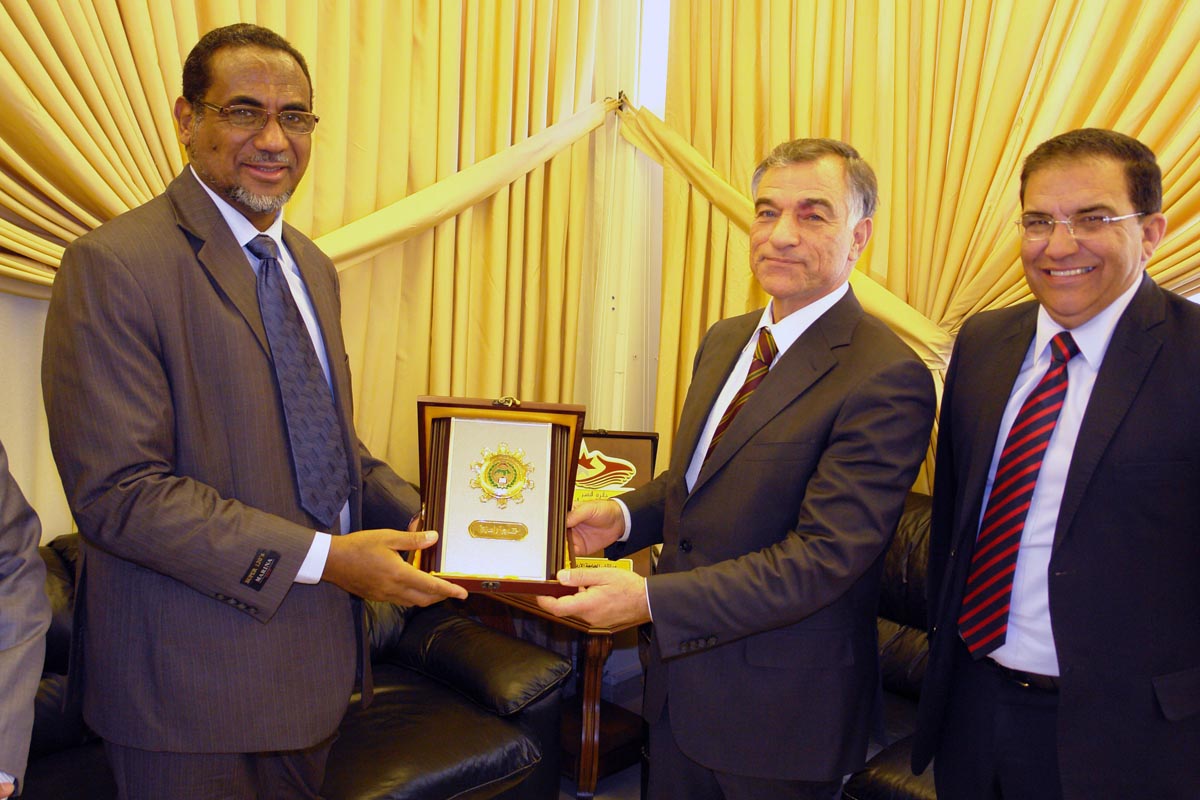 مدير عام مستشفى الجامعة يلتقي المشاركين بورشة نظام المزاوجة بين الحالة المرضية والتكلفة