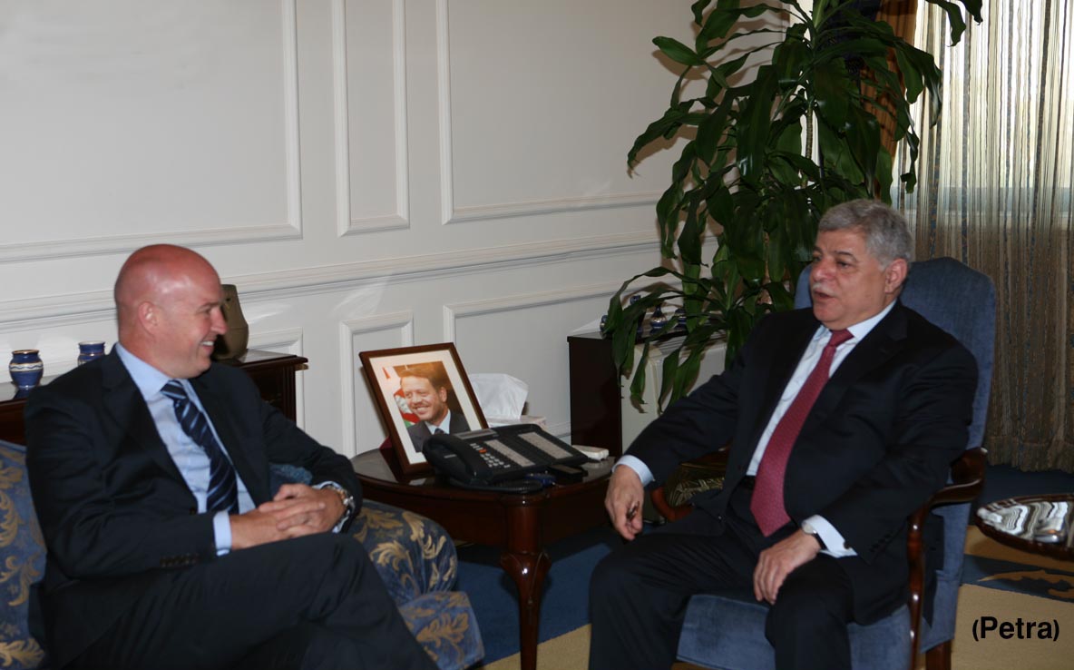 PM, UNHCR official discuss displaced Syrians in Jordan